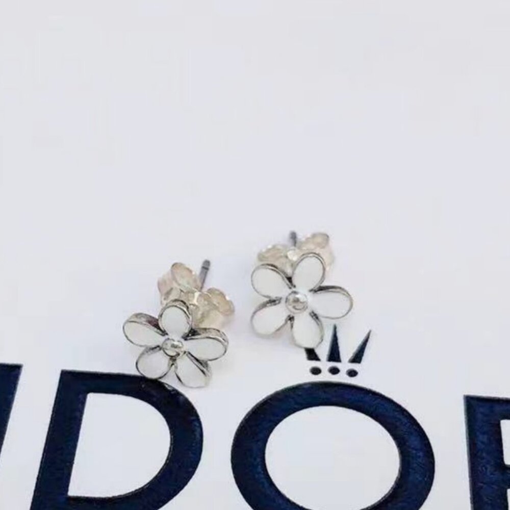 Pandora Daisy Flower Stud Earrings